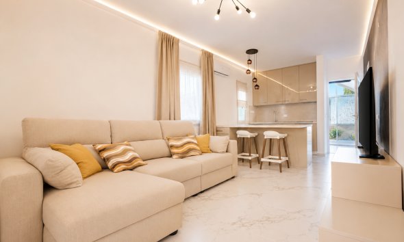 Resale - Bungalow - Torrevieja