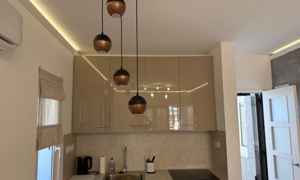 Resale - Bungalow - Torrevieja
