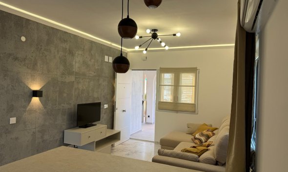 Resale - Bungalow - Torrevieja