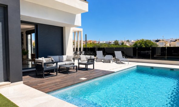 Resale - Villa - Orihuela Costa