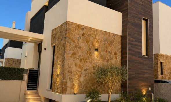 Resale - Villa - Orihuela Costa