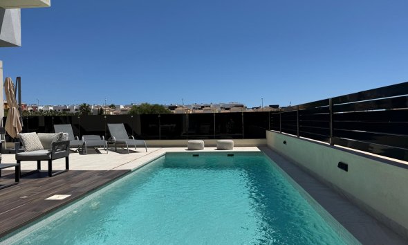Resale - Villa - Orihuela Costa