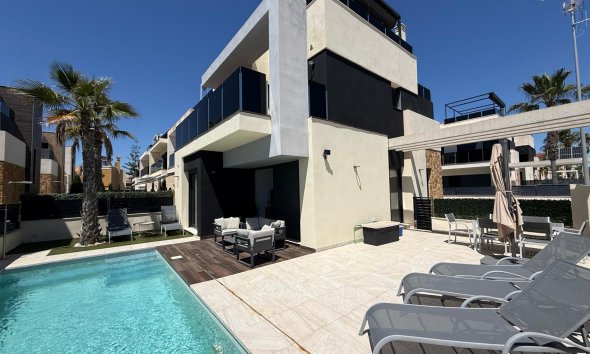 Resale - Villa - Orihuela Costa