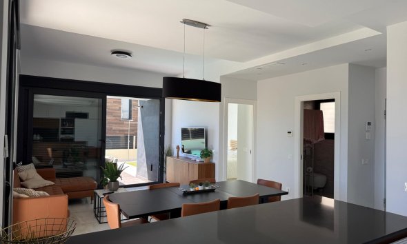 Resale - Villa - Orihuela Costa