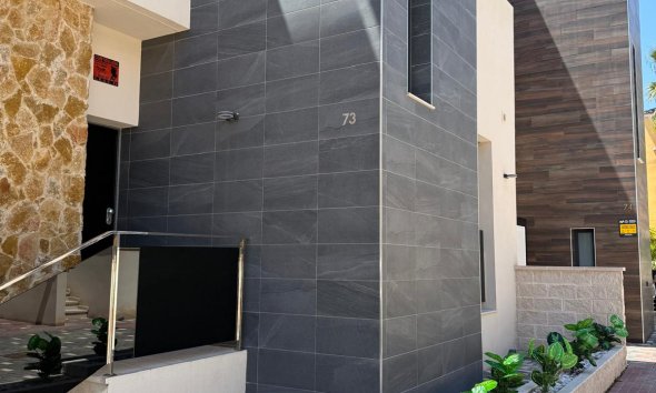 Resale - Villa - Orihuela Costa