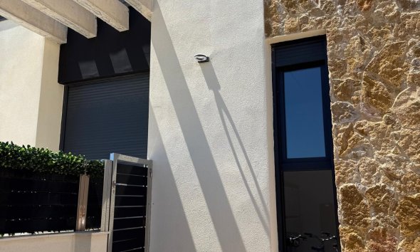 Resale - Villa - Orihuela Costa