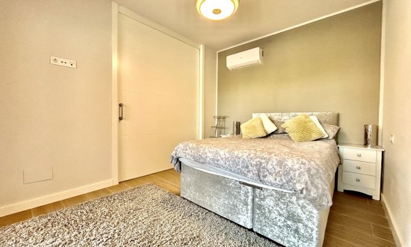 Resale - Apartment - Orihuela Costa - Villamartín