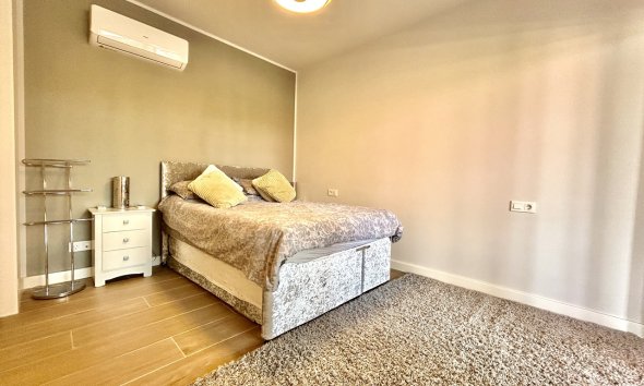 Resale - Apartment - Orihuela Costa - Villamartín