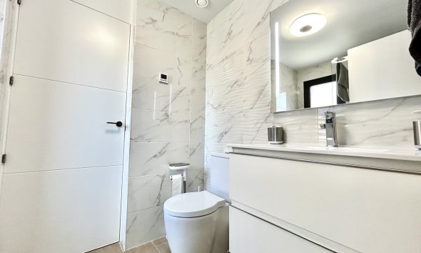 Resale - Apartment - Orihuela Costa - Villamartín