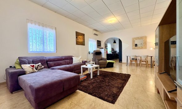 Resale - Farm Estate / Country Property - Dolores