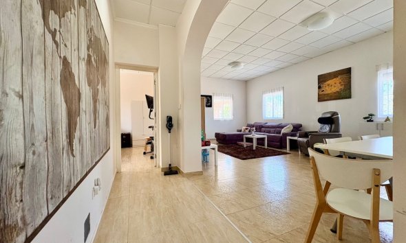 Resale - Farm Estate / Country Property - Dolores