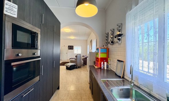 Resale - Farm Estate / Country Property - Dolores