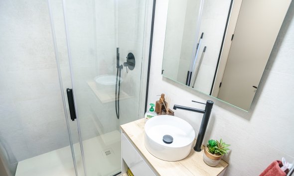 Resale - Apartment - Torrevieja - Acequion