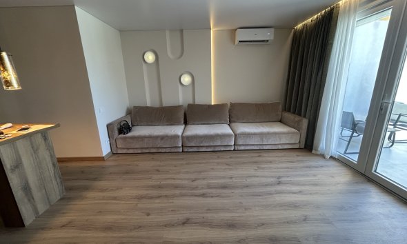 Reventa - Apartamento / Dúplex - Torrevieja