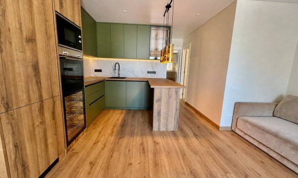 Reventa - Apartamento / Dúplex - Torrevieja