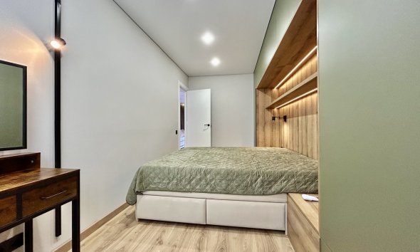 Reventa - Apartamento / Dúplex - Torrevieja