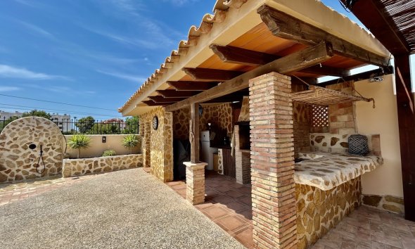 Resale - Villa - Orihuela Costa - La Zenia