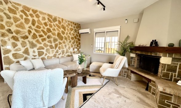 Resale - Villa - Orihuela Costa - La Zenia