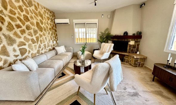 Resale - Villa - Orihuela Costa - La Zenia