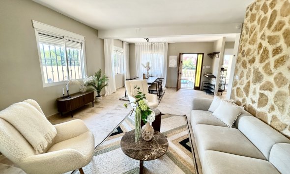 Resale - Villa - Orihuela Costa - La Zenia
