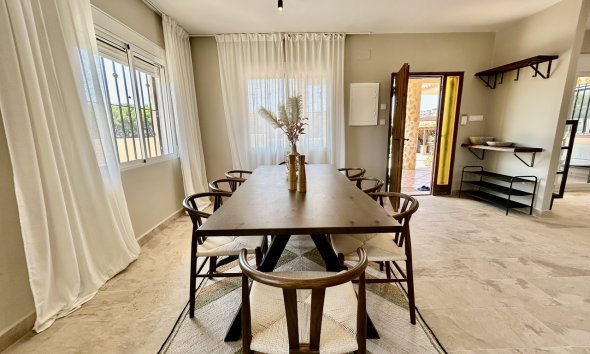 Resale - Villa - Orihuela Costa - La Zenia