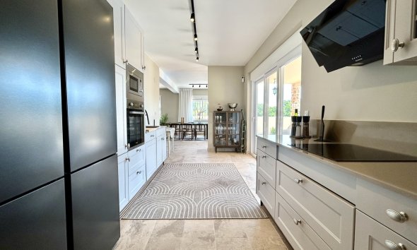 Resale - Villa - Orihuela Costa - La Zenia