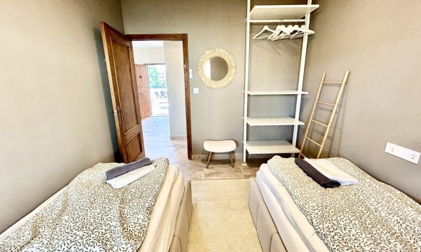 Resale - Villa - Orihuela Costa - La Zenia