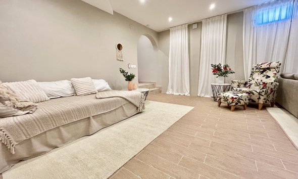 Resale - Villa - Orihuela Costa - La Zenia