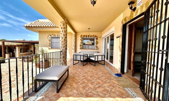 Resale - Villa - Orihuela Costa - La Zenia