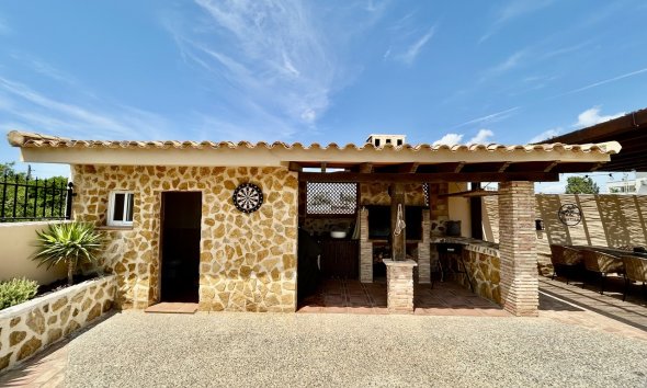 Resale - Villa - Orihuela Costa - La Zenia