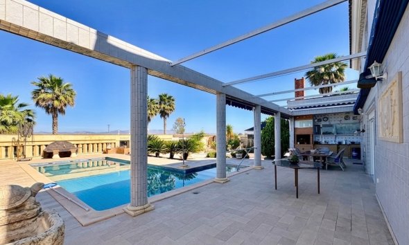 Resale - Farm Estate / Country Property - San Fulgencio - La Marina