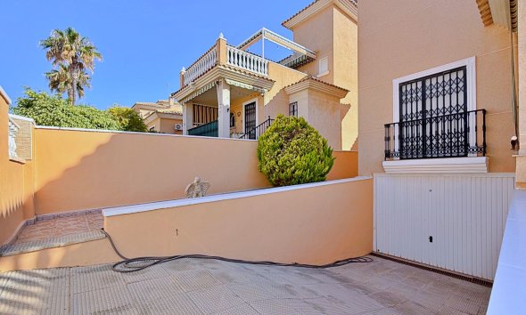 Resale - Villa - Orihuela - Orihuela Costa