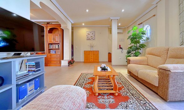 Resale - Villa - Orihuela - Orihuela Costa