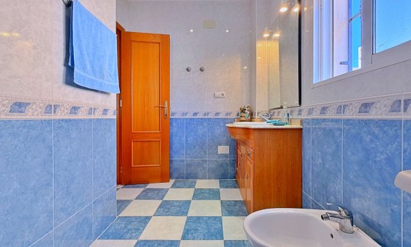 Resale - Villa - Orihuela - Orihuela Costa