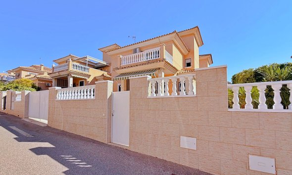 Resale - Villa - Orihuela - Orihuela Costa