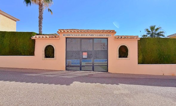 Resale - Villa - Orihuela - Orihuela Costa