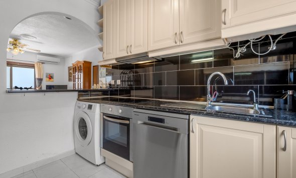 Resale - Apartment - Torrevieja - Torrevieja - Aguas Nuevas