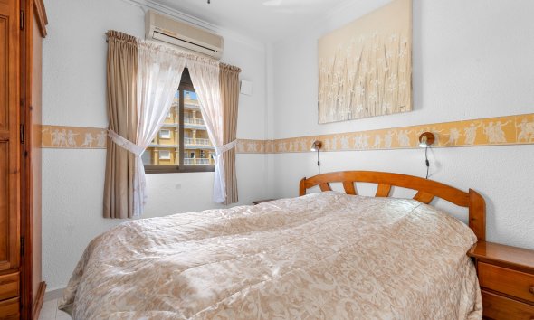 Resale - Apartment - Torrevieja - Torrevieja - Aguas Nuevas