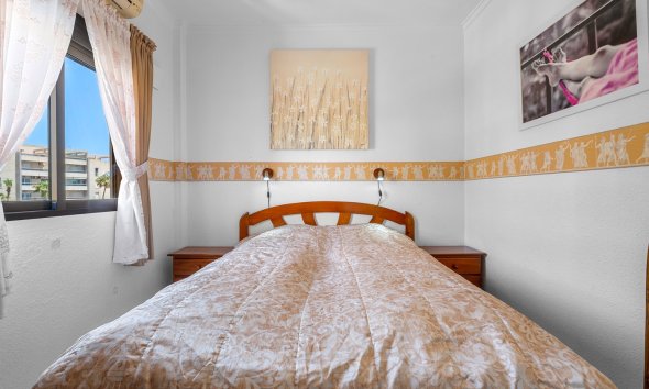 Resale - Apartment - Torrevieja - Torrevieja - Aguas Nuevas