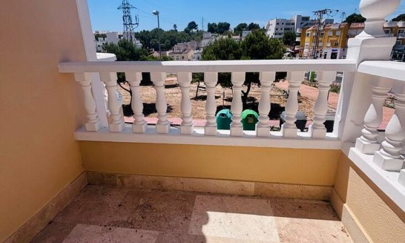 Resale - Villa - Orihuela Costa - Villamartín
