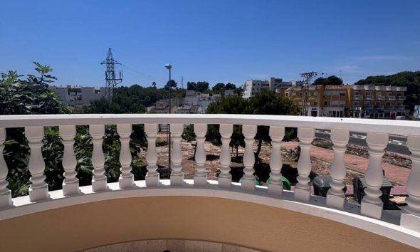 Resale - Villa - Orihuela Costa - Villamartín