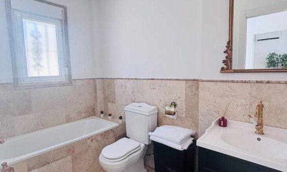Resale - Villa - Orihuela Costa - Villamartín