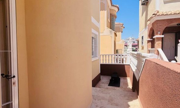 Resale - Villa - Orihuela Costa - Villamartín