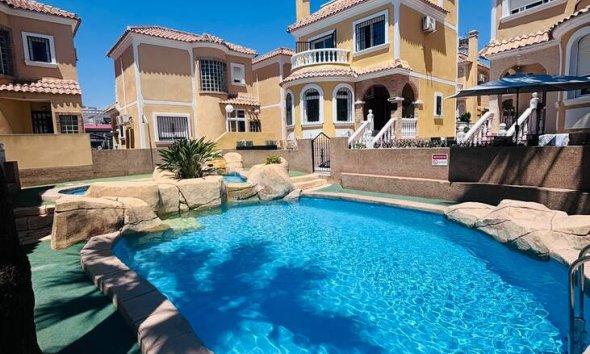 Resale - Villa - Orihuela Costa - Villamartín