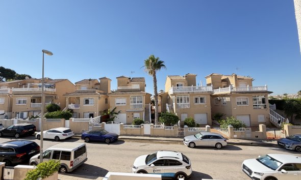 Resale - Apartment - Orihuela Costa - Villamartín
