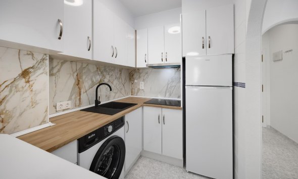 Resale - Apartment - Torrevieja - Habaneras