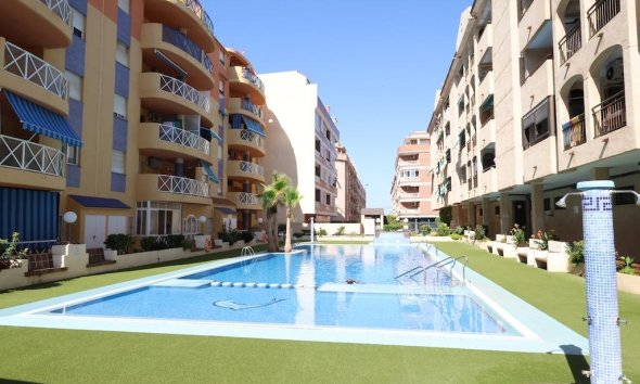 Resale - Apartment - Torrevieja - Centro