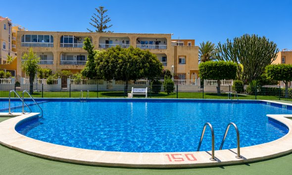 Resale - Bungalow - La Mata