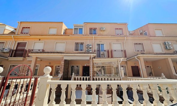 Resale - Terraced house / Townhouse - Orihuela Costa - La Zenia