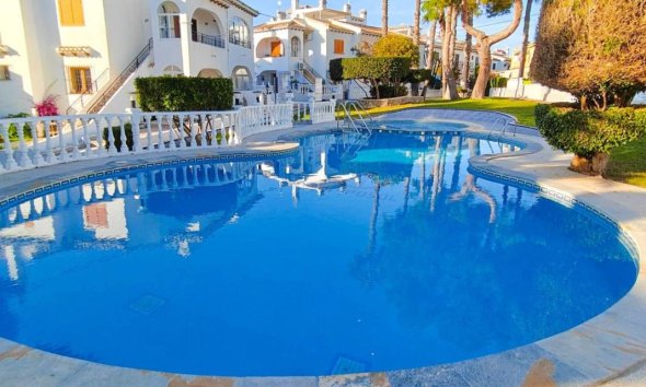 Obra nueva - Chalet independiente - Torrevieja
